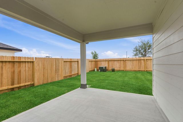 1518 Splashing Wave Drive, Iowa Colony, TX 77583