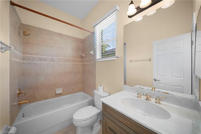 7914 Founders CIR, Naples, FL 34104