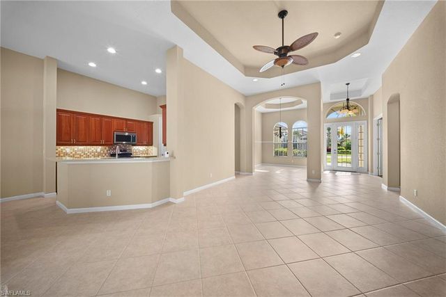 7914 Founders CIR, Naples, FL 34104