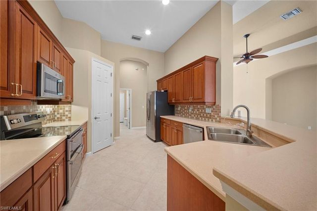 7914 Founders CIR, Naples, FL 34104