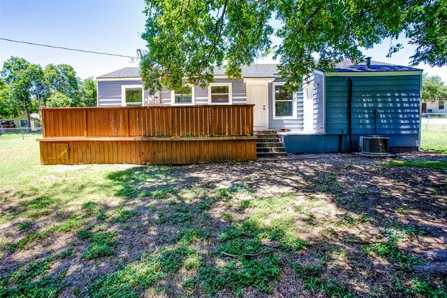 4501 Marks Place, Fort Worth, TX 76116