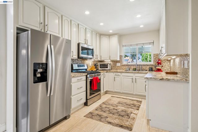 2485 Medallion Dr, Union City, CA 94587