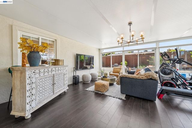 2485 Medallion Dr, Union City, CA 94587