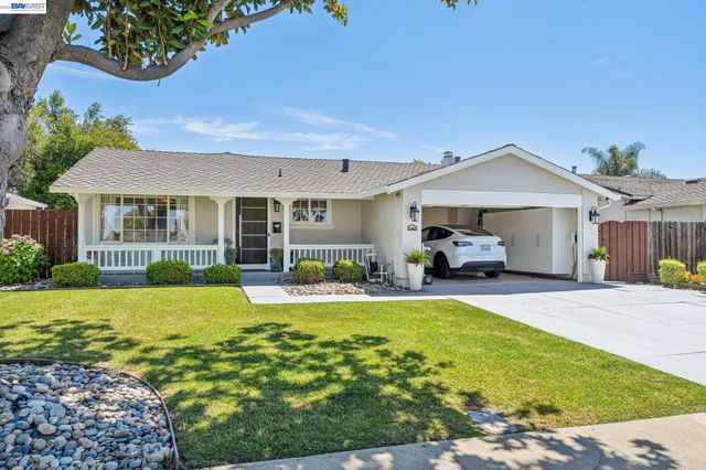 2485 Medallion Dr, Union City, CA 94587