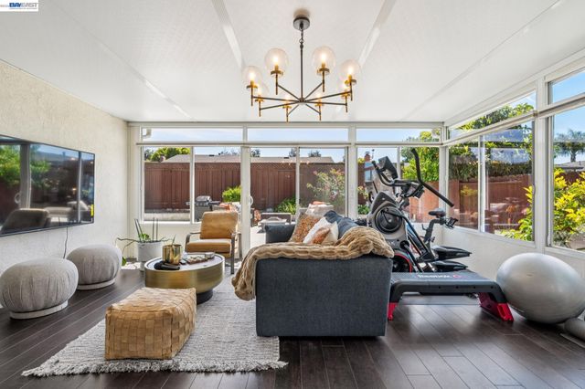2485 Medallion Dr, Union City, CA 94587