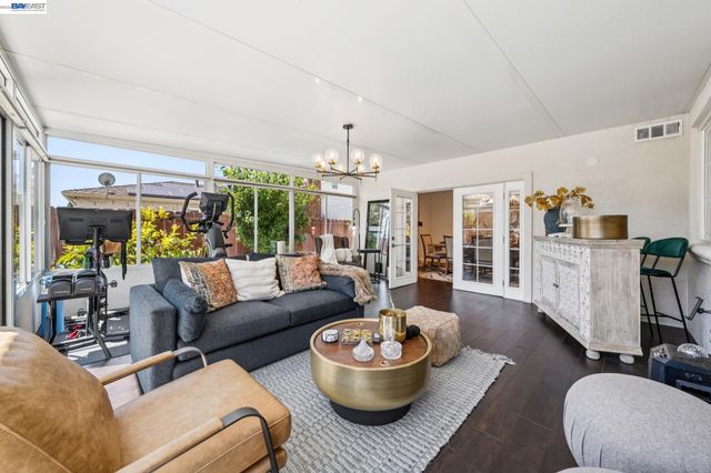 2485 Medallion Dr, Union City, CA 94587