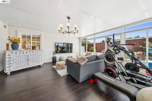2485 Medallion Dr, Union City, CA 94587