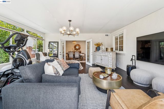 2485 Medallion Dr, Union City, CA 94587