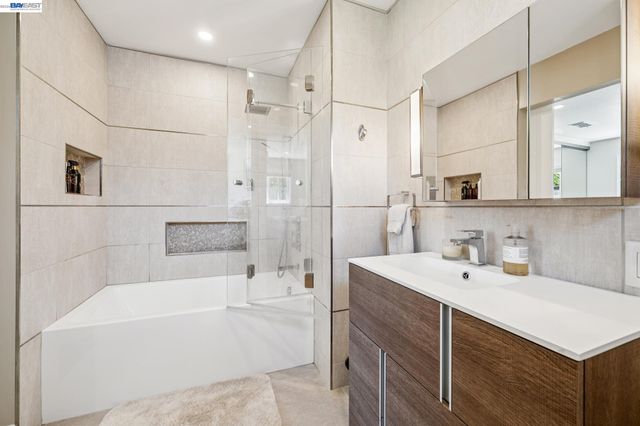 2485 Medallion Dr, Union City, CA 94587