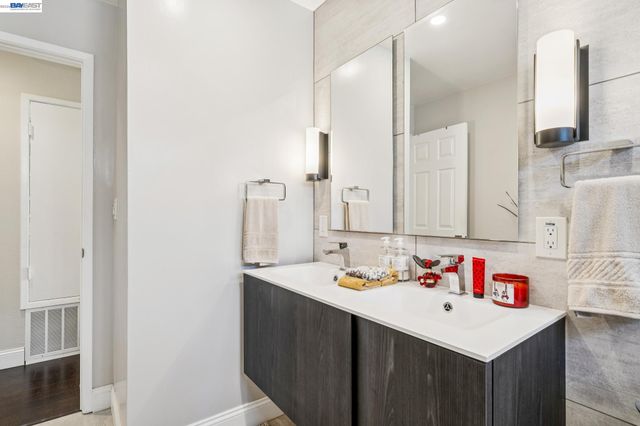 2485 Medallion Dr, Union City, CA 94587