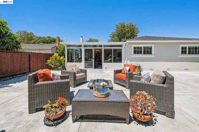 2485 Medallion Dr, Union City, CA 94587
