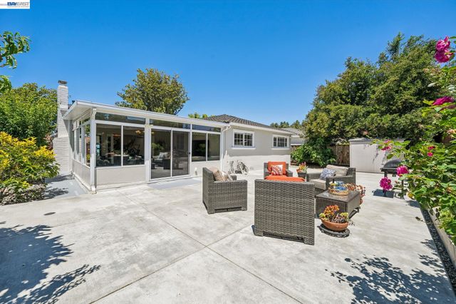 2485 Medallion Dr, Union City, CA 94587