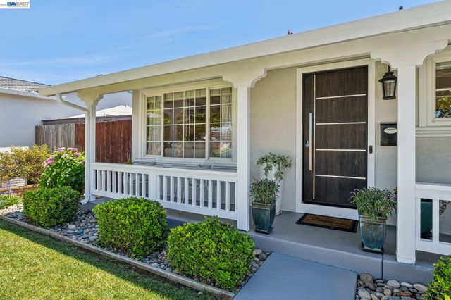2485 Medallion Dr, Union City, CA 94587