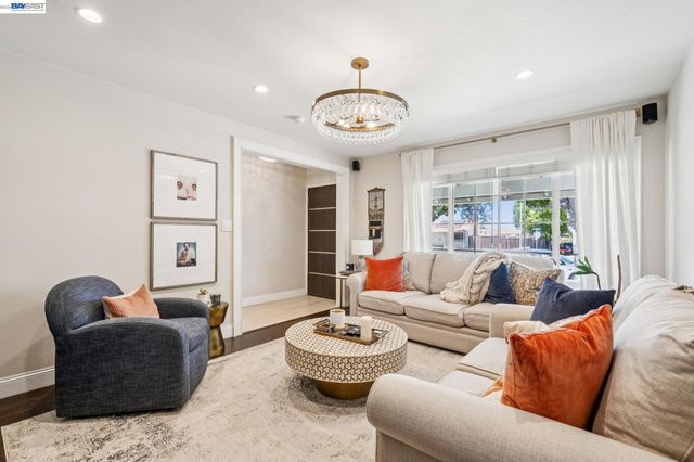 2485 Medallion Dr, Union City, CA 94587