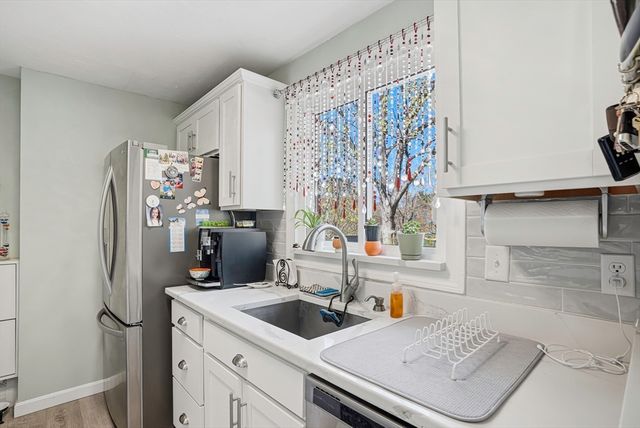 152 S Main Street 152, Uxbridge, MA 01569