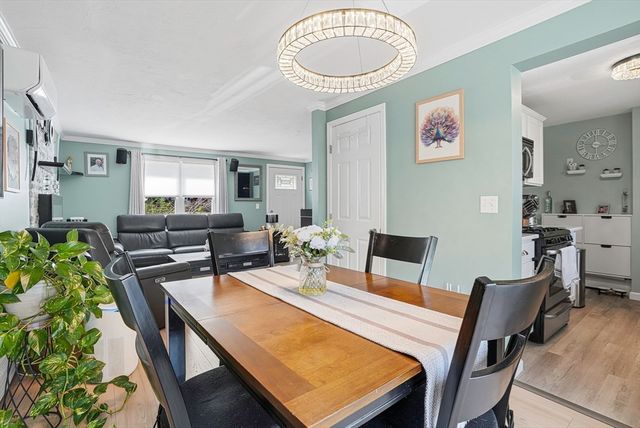 152 S Main Street 152, Uxbridge, MA 01569