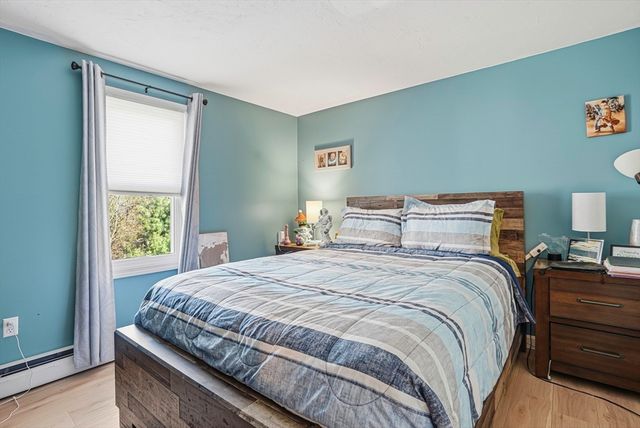 152 S Main Street 152, Uxbridge, MA 01569