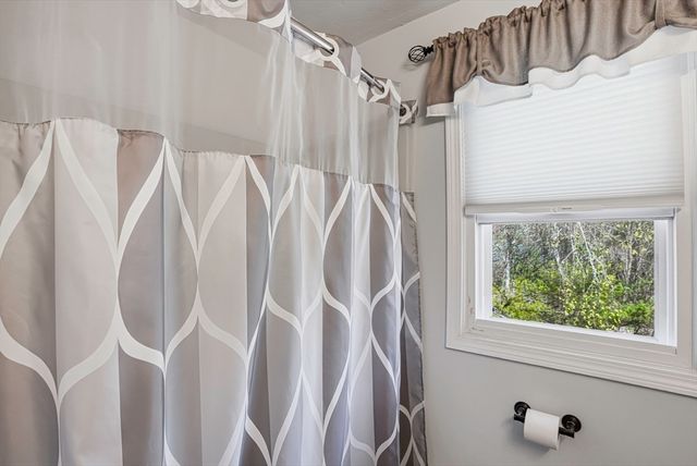 152 S Main Street 152, Uxbridge, MA 01569