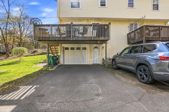152 S Main Street 152, Uxbridge, MA 01569