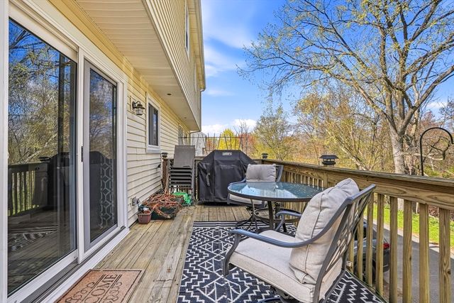 152 S Main Street 152, Uxbridge, MA 01569