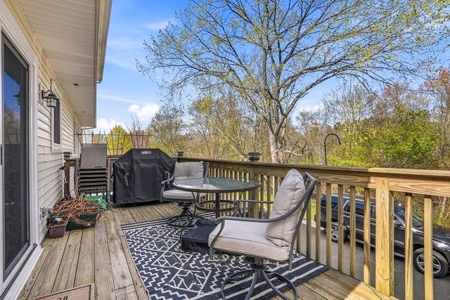 152 S Main Street 152, Uxbridge, MA 01569