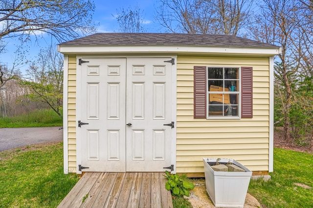 152 S Main Street 152, Uxbridge, MA 01569