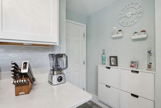 152 S Main Street 152, Uxbridge, MA 01569