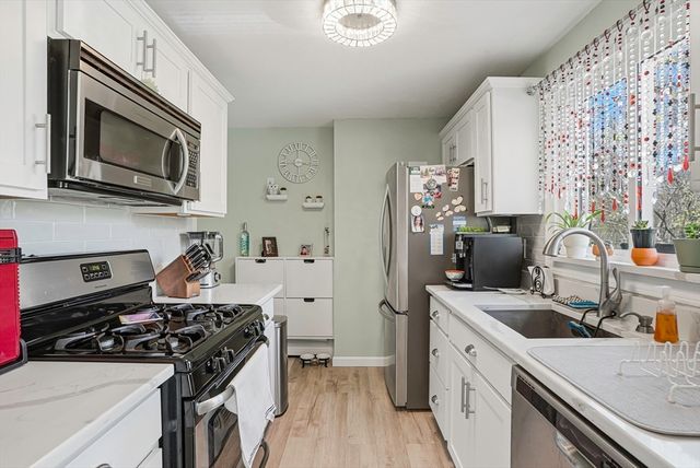 152 S Main Street 152, Uxbridge, MA 01569