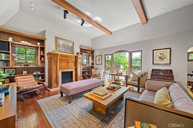 2285 E Orange Grove, Pasadena, CA 91104