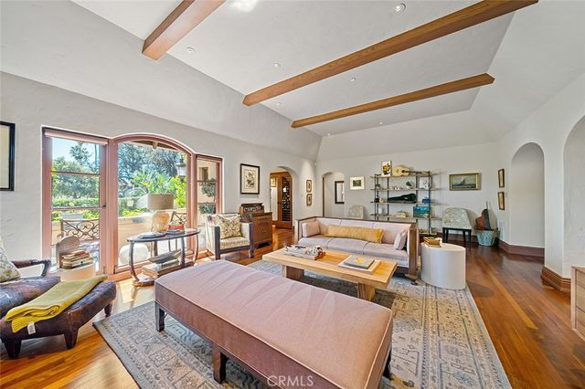 2285 E Orange Grove, Pasadena, CA 91104