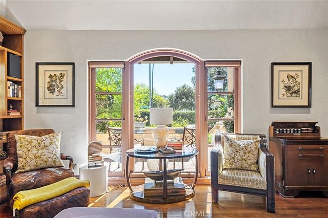 2285 E Orange Grove, Pasadena, CA 91104