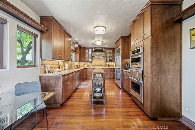 2285 E Orange Grove, Pasadena, CA 91104