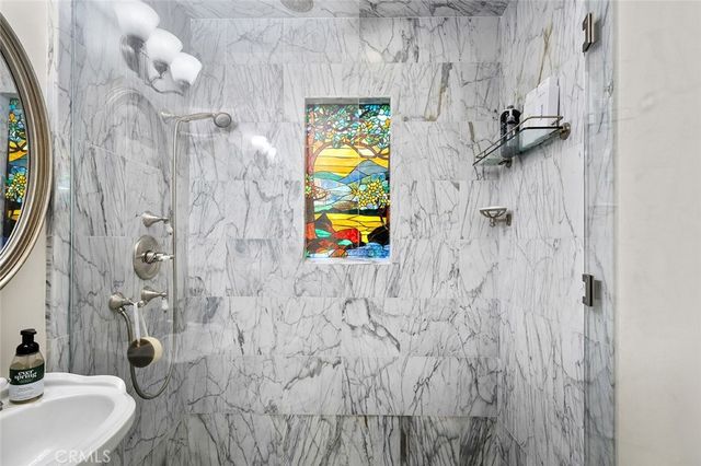 2285 E Orange Grove, Pasadena, CA 91104