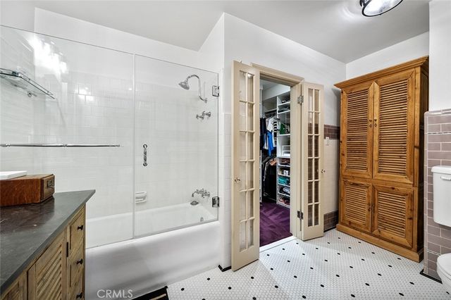 2285 E Orange Grove, Pasadena, CA 91104