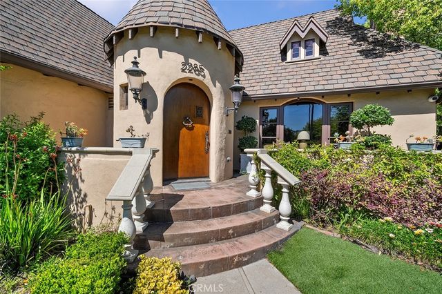 2285 E Orange Grove, Pasadena, CA 91104