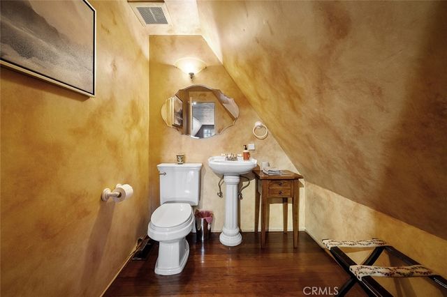 2285 E Orange Grove, Pasadena, CA 91104