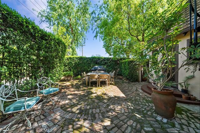 2285 E Orange Grove, Pasadena, CA 91104