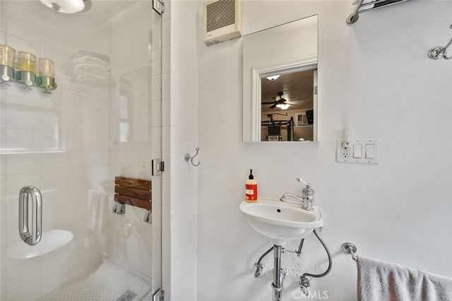 2285 E Orange Grove, Pasadena, CA 91104