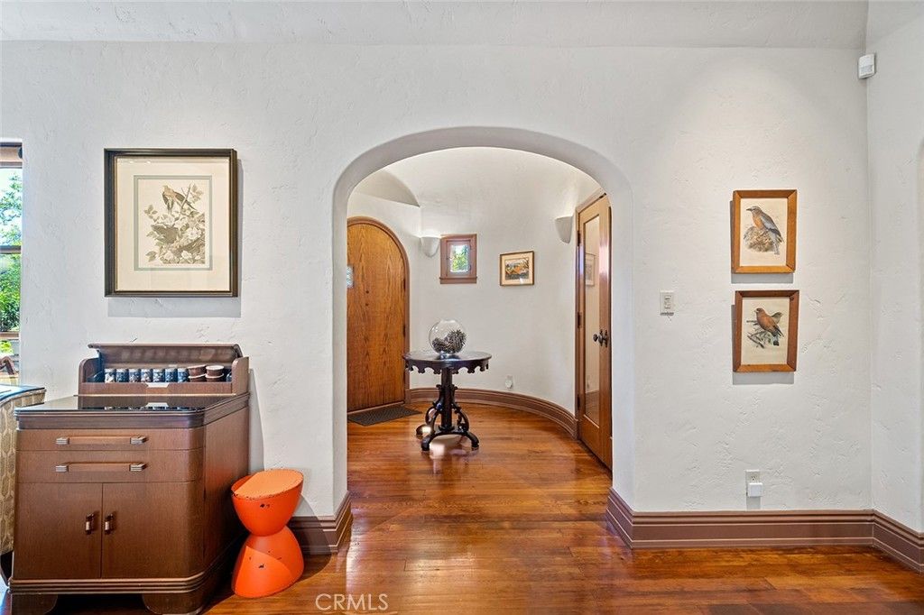 Image 15 of property listing at 2285 E Orange Grove, Pasadena, CA 91104