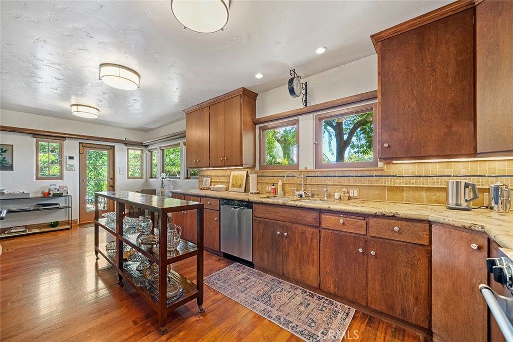 Image 19 of property listing at 2285 E Orange Grove, Pasadena, CA 91104