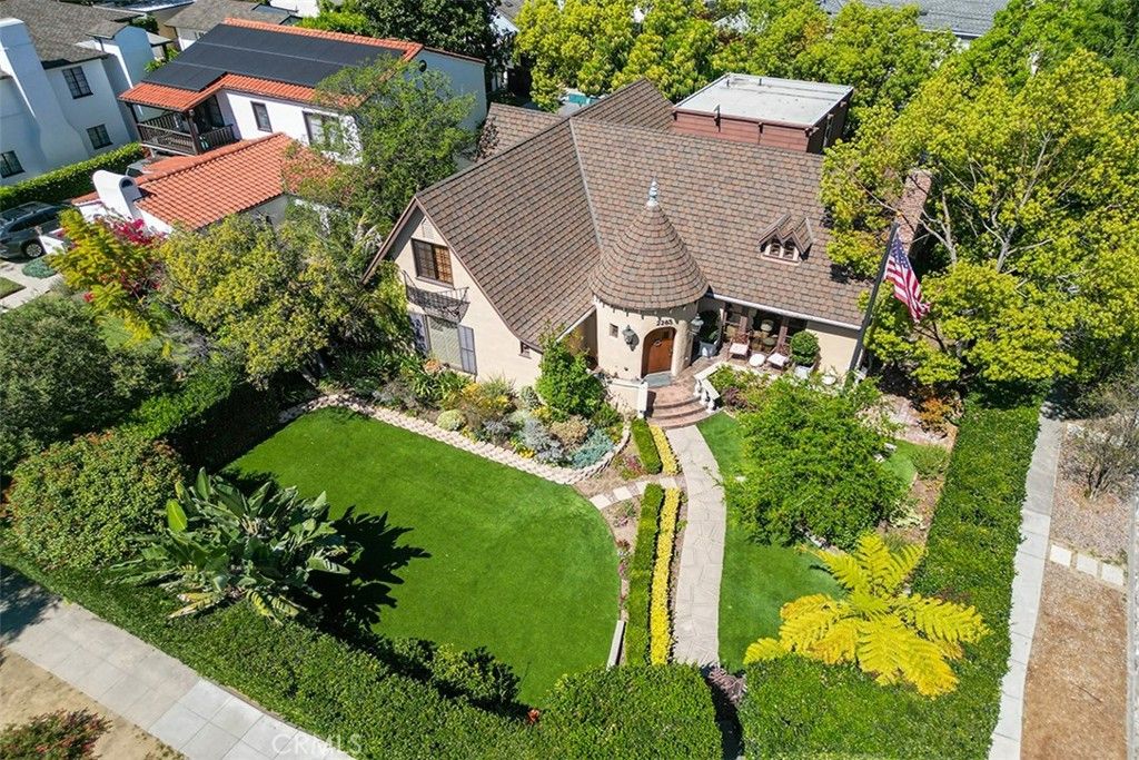 Image 2 of property listing at 2285 E Orange Grove, Pasadena, CA 91104