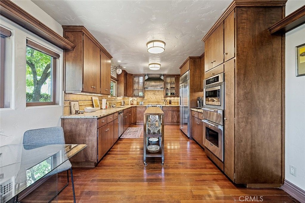 Image 22 of property listing at 2285 E Orange Grove, Pasadena, CA 91104