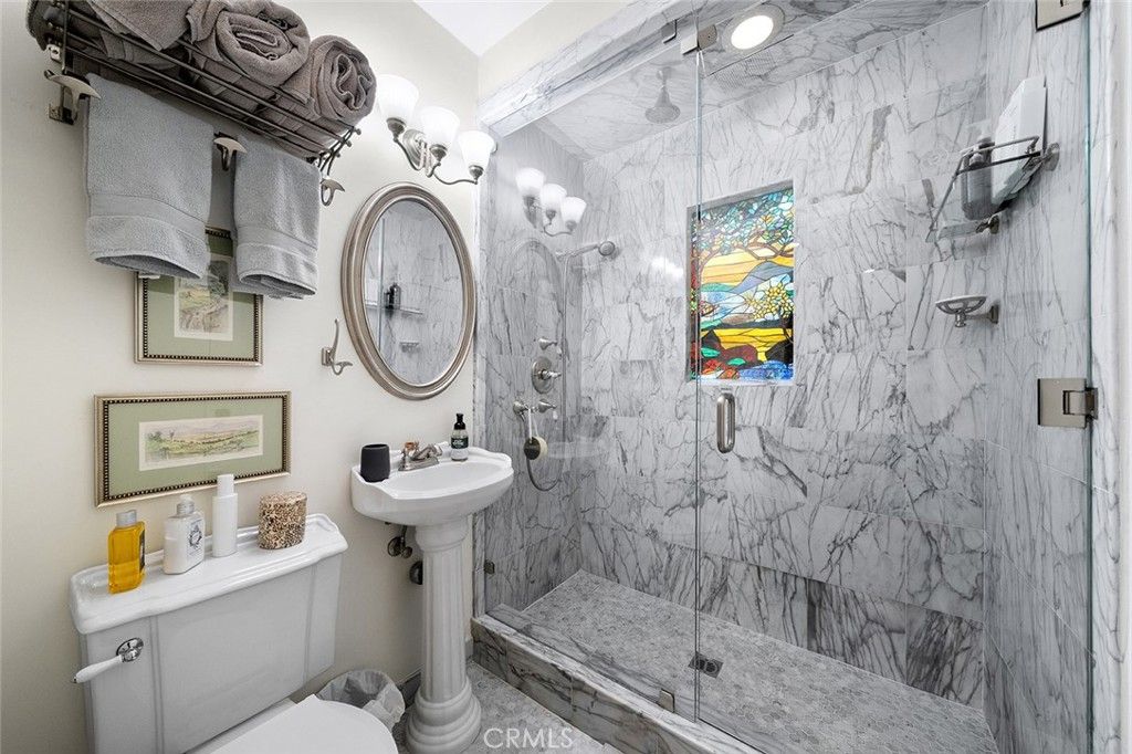 Image 29 of property listing at 2285 E Orange Grove, Pasadena, CA 91104