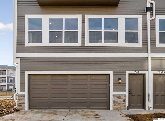 5401 S 208 Court, Elkhorn, NE 68022