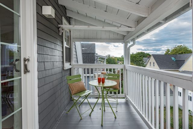 11 Varnum St 3, Arlington, MA 02474