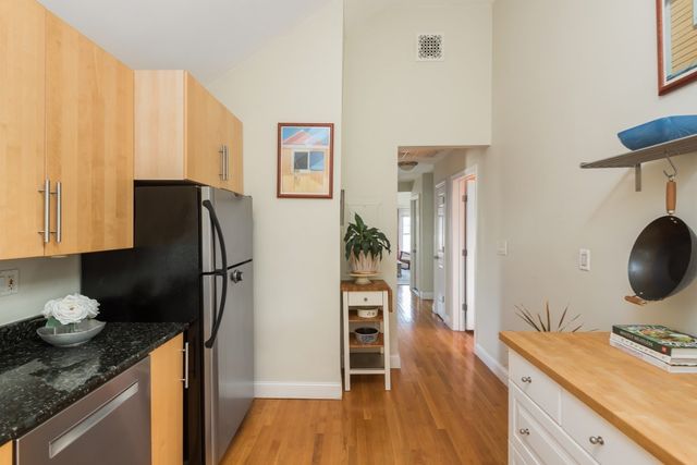 11 Varnum St 3, Arlington, MA 02474
