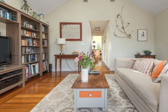 11 Varnum St 3, Arlington, MA 02474