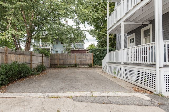 11 Varnum St 3, Arlington, MA 02474