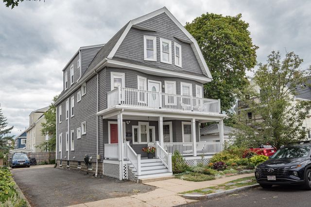 11 Varnum St 3, Arlington, MA 02474