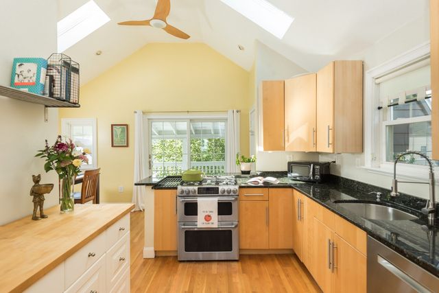 11 Varnum St 3, Arlington, MA 02474